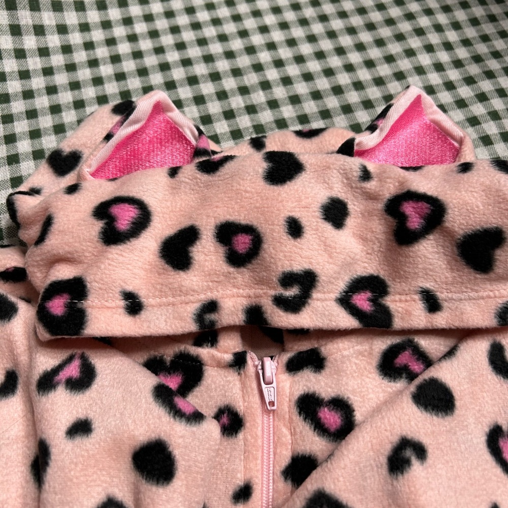 Fabkids Pink Heart Leopard Kids Onesie - Picture 5 of 5